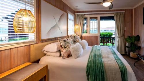 Old Place Apartment | 4 TIDES Knysna River Club by First Private Stays