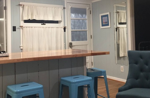 Traverse City Cottage | 4 Tiny Private Cottages for one rate on West Bay in Traverse City