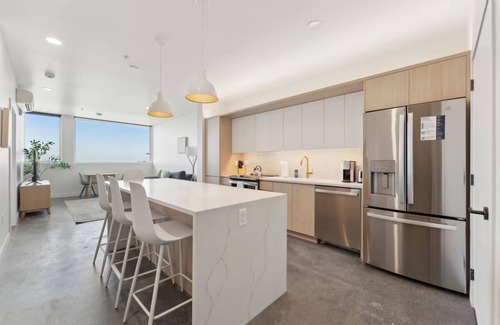 Rio Grande Hotel | 4 Units | Family Extended Retreat | Modern Apartments w/BBQ Terrace & Fitness