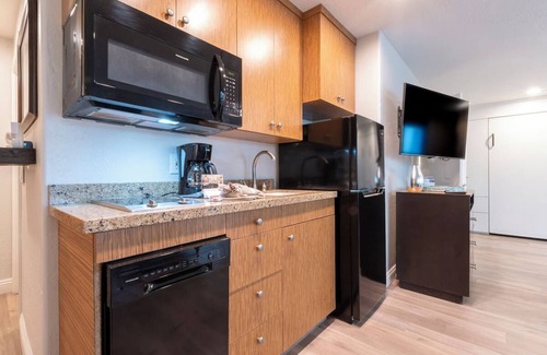 San Clemente Hotel | 4 Units | Kitchenette | Pool | Near Beaches & Downtown