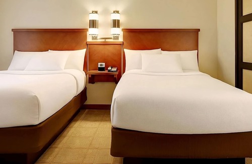 Austin Hotel | 4 Units Near Bullock Texas State History Museum, FREE Parking, Outdoor Pool!