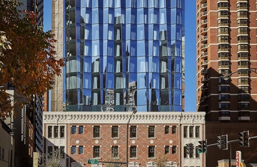 Rush and Division House | 4 Viceroy Deluxe Lake View 2 Queens, Pets Allowed, Rooftop Pool!
