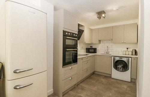 Mordiford House | 4 WALLFLOWER ROW, pet friendly, with a garden in Hereford