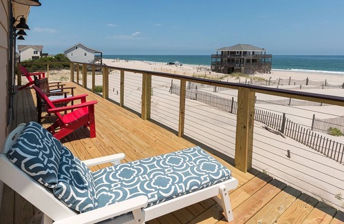 Currituck County House | 4 X 4 ONLY BEACH HOUSE- OCEANFRONT! Sunday Check in...The Salty Anchor