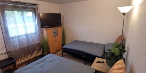 Kassel Apartment | 4 Zimmer Ferienwohnung mit privater Küche, Bad und WC, mit Gratis Frühstück, Parkplätze und WiFi