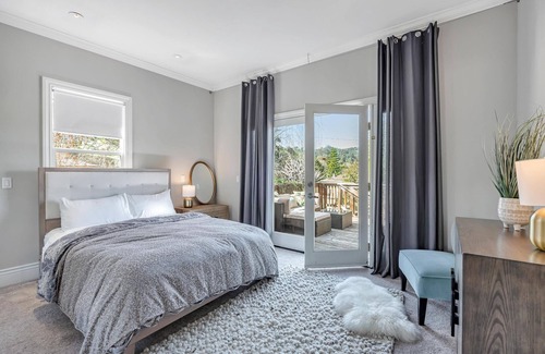 Picnic Valley House | 40 and Fabulous; 40 minutes to San Francisco, Wine country, or the Coast!