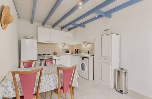 Plougrescant Ski Chalet | 400 m to the beach – House for 5 – Garden