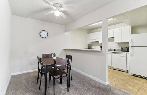 Atlanta Apartment | 400 Winchester 2 Bed 2 Bath Newly Furnished
