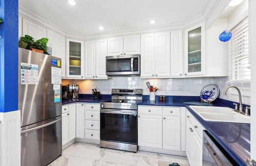 Sea Scape House | 4000 Fragile Magic * SUPER Oceanfront * Hot Tub * Pier Views