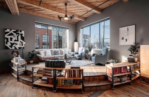 Traverse City Apartment | 4000sf Unique 4BR loft NOBO District
