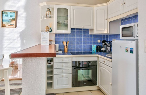 Fouesnant Apartment | 400m from the sea, apartment with terrace for 2