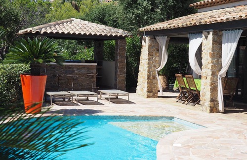 Saint-Aygulf House | 400m from the sea, Villa with splendid sea view, heated infinity pool