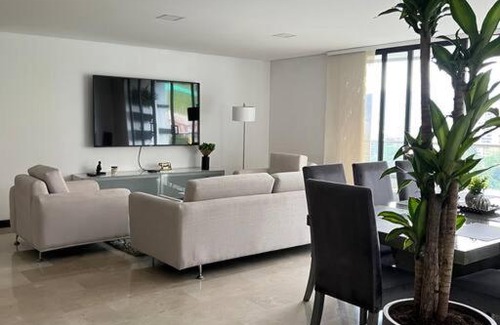 El Castillo Apartment | 401 Luxury apartment in hearth of El Poblado + View!