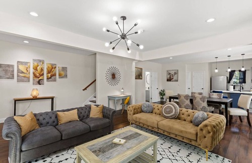 South Central Houston Apartment | 4010 Live Oak Unit A&B