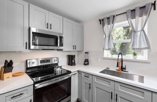 South Central Houston Apartment | 4010 Live Oak Unit A, Houston