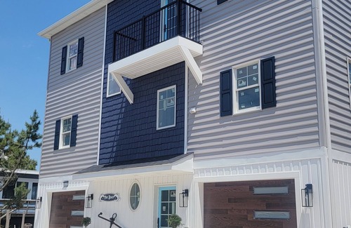 Broadkill Beach House | 402 Bay Front Rd Water & Beach Front Broadkill Pet Friendly Sleeps 12 4Bed 4Bath