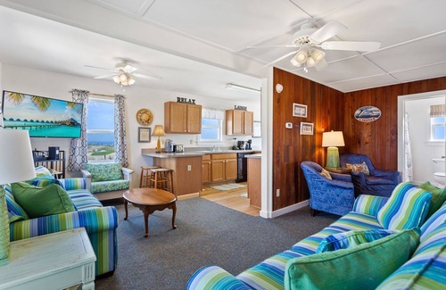 Kitty Hawk Cottage | 4020 Gardners Hut * Oceanfront * Walk to Dining