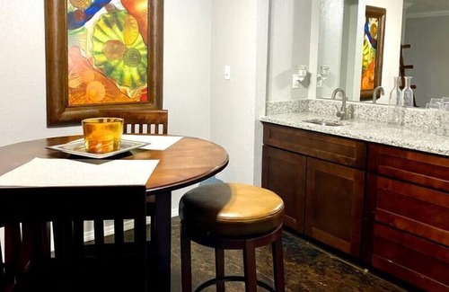 Central Oklahoma City House | [4043 D] Private BBedroom Suite Communal House near Integris