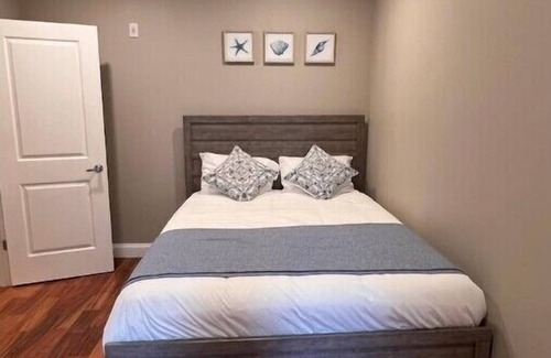 Logan Square Apartment | 407 Sweetest cottage 1bed room Apt in center city