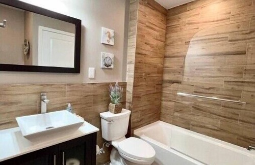 Logan Square Apartment | 407 Sweetest cottage 1bed room Apt in center city