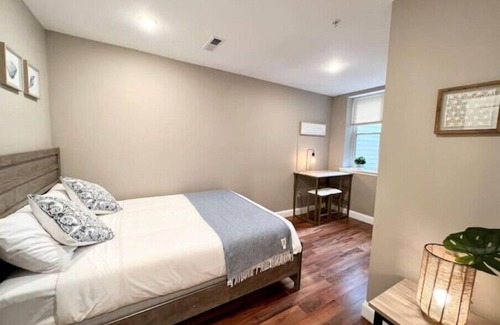 Logan Square Apartment | 407 Sweetest cottage 1bed room Apt in center city