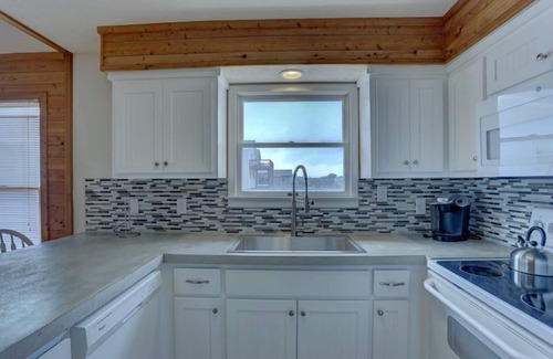 Sea Retreat House | 4073 Downtime * 2 Min Walk to Beach * Pool/Hot Tub