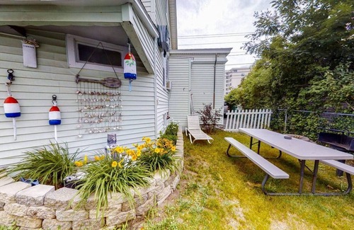 Old Orchard Beach Apartment | 40B. Generous One-Bedroom+ unit with Ocean Views!