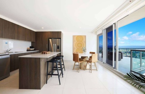 Surfers Paradise Apartment | 40L Peninsula Summary