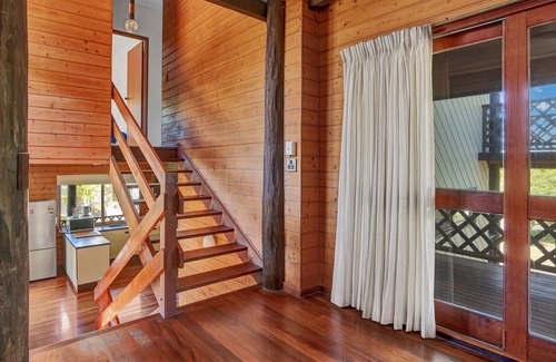 Rainbow Beach House | 41 Carlo Circle - Rainbow Beach. Huge Beach House With Room for Everyone!
