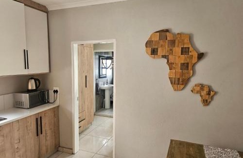 Kew House | 41 Fourth Road Guest House