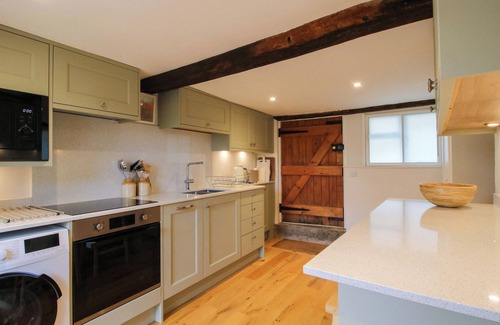 Bishops Castle Cottage | 41 HIGH STREET, family friendly, with open fire in Bishop's Castle