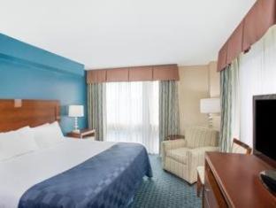 Geneva Hotel | 41 Lakefront Hotel, Trademark Collection by Wyndham