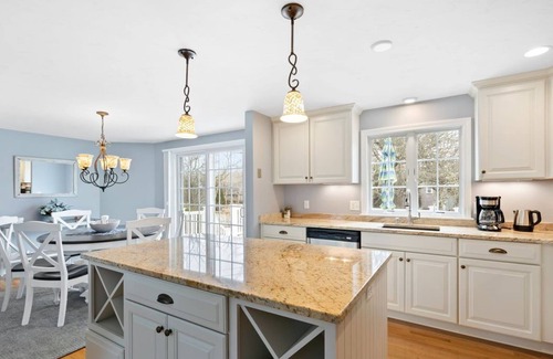 West Chatham House | 41 Poolside: 041-CS Coastal Retreat in Chatham – Modern Comfort & New Heated Pool