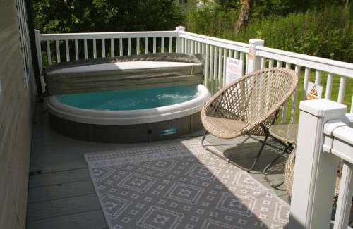 Dogdyke Resort | 41 the meadows luxury hot tub holidays tattershall lakes
