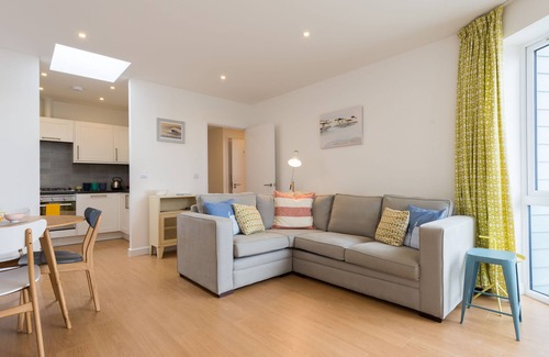 Crantock Apartment | 41 Tre Lowen is the perfect coastal retreat, offering a stylish, one-bed Apt