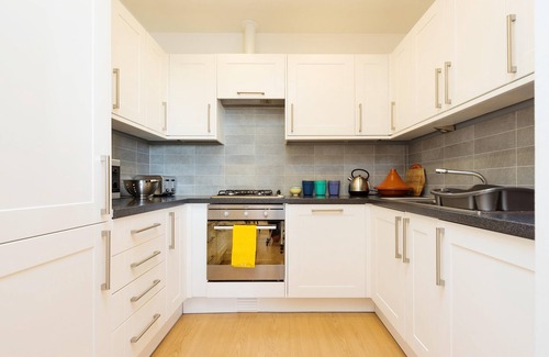 Crantock Apartment | 41 Tre Lowen is the perfect coastal retreat, offering a stylish, one-bed Apt