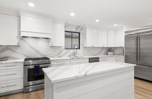 West Beach House | 414 Amaranth: Beautifully Renovated 4BR Home, Private Pool, Dog Friendly
