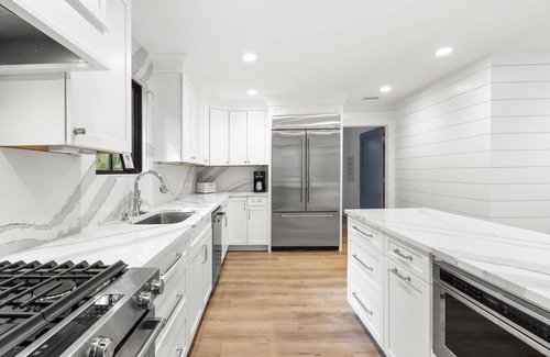 West Beach House | 414 Amaranth: Beautifully Renovated 4BR Home, Private Pool, Dog Friendly