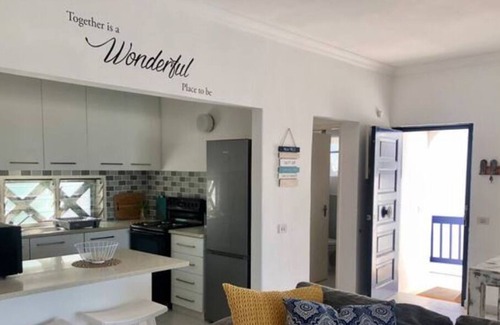 Shaka's Rock Apartment | 42 Thira - Beautiful Beach apartment