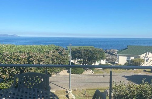Westcliff Apartment | 42 Whale Rock Estate
