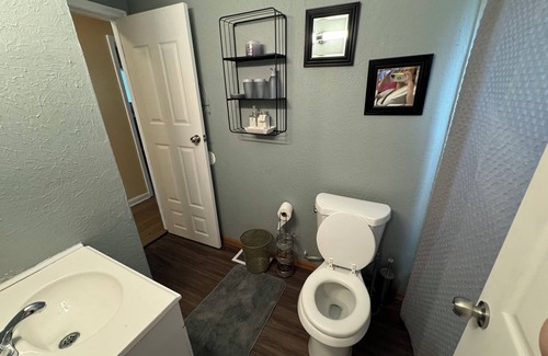 Detroit House | 420 friendly 3-bedroom house in Detroit with WiFi, AC