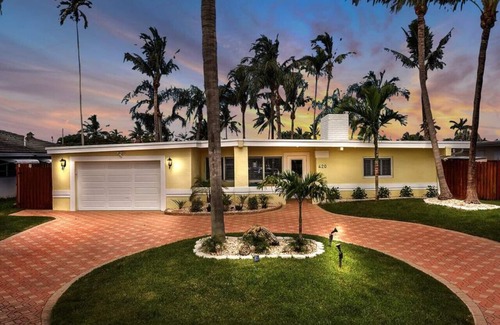 Snug Harbor Villa | 420 · Tropical Resort Boat Rental/Kayaks/Hot Tub/Grill!