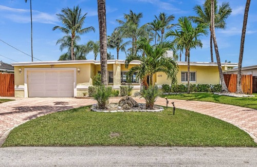 Snug Harbor Villa | 420 · Tropical Resort Boat Rental/Kayaks/Hot Tub/Grill!