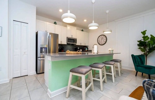 Kissimmee House | 4210-Colorful 4BR Retreat w/Pool Near Disney!