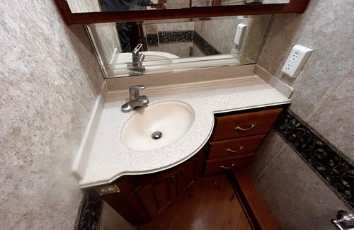 Lynn Haven House | 42ft Motor coach. Sleeps 6. Just minutes from Panama City Beach!