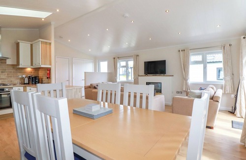 Hewas Water Cottage | 43 THE MAPLES, family friendly, country holiday cottage in Sticker