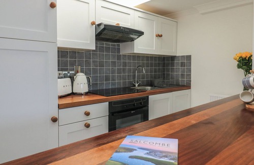 Salcombe Cottage | 43 THE SALCOMBE, family friendly, country holiday cottage in Salcombe