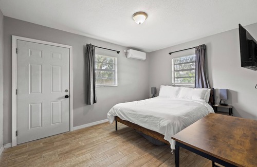 Tampa Bed & Breakfast | 4306 C - Enchanting Home in Tampa