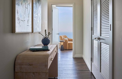The Loop Apartment | 43rd-Floor Luxury Escape + Lake Views