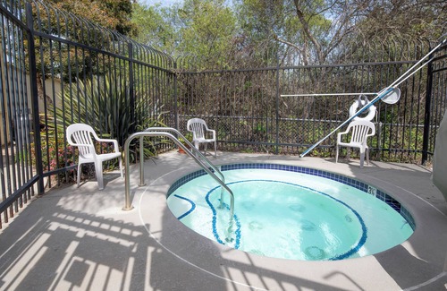 Oceano Condo | 444 Pier Ave. #510: 1 BR, 1 BA in Oceano, Sleeps 2